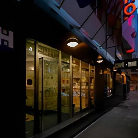 America Hotel 2*
