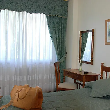 America Hotel 2*