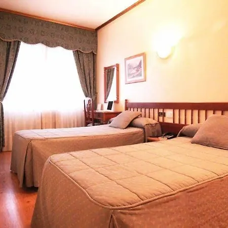 America Hotel 2*